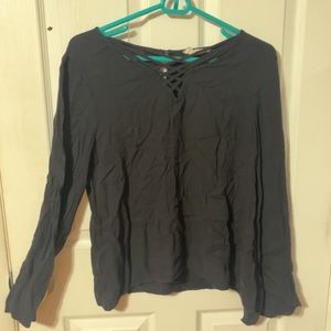 balck loose long sleeve shirt